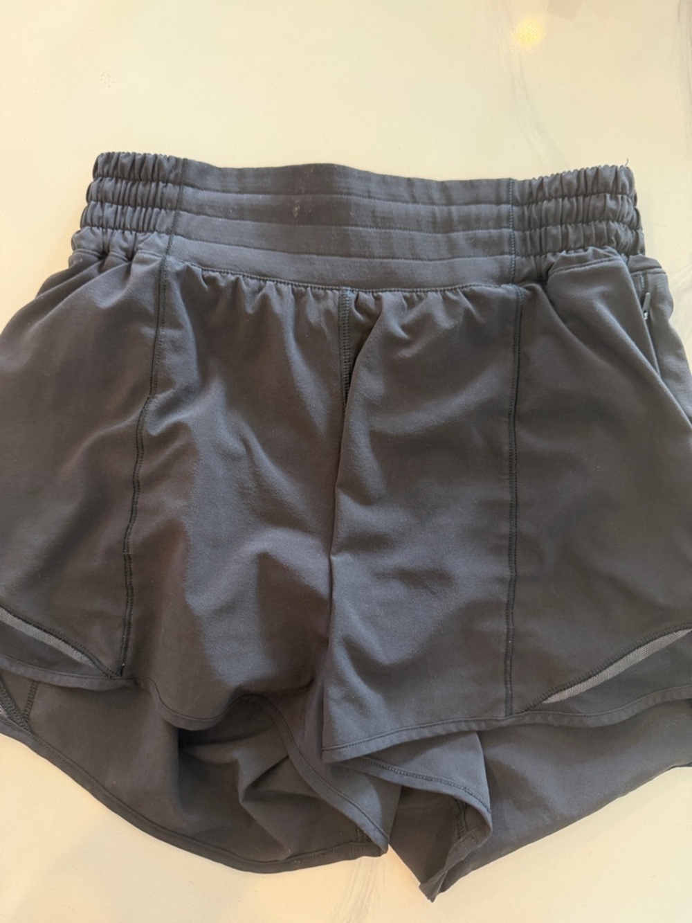 Lululemon hotty hot high rise 4 inch black size 4 EUC
